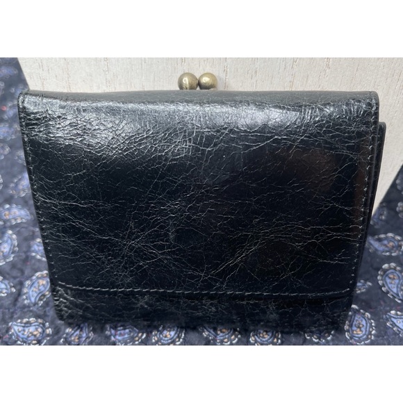 HOBO Handbags - HOBO International Black Leather Compact TriFold Wallet Kiss Lock Paisley Lining